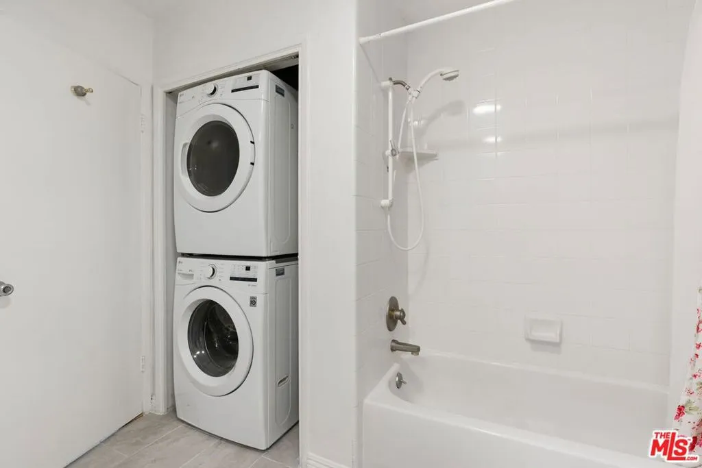 837 S Windsor Boulevard 3, Los Angeles, California 90005 home-pic-7